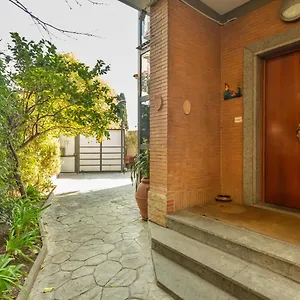 St Peter's Spacious 4 Bdr With Private Parking , Rome Italy
